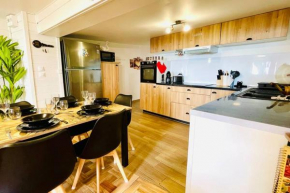 Les pieds dans l eau - Passez votre séjour littéralement sur la plage - Ponton disponible face à cette maison de 4 chambres - capacité de 7 voyageurs